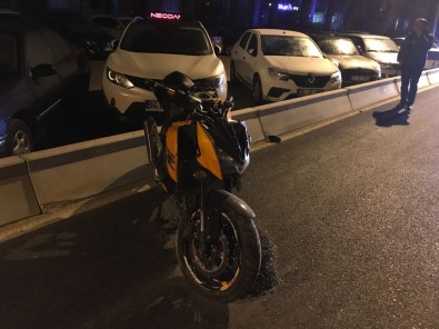 İzmir'de Trafik Kazası Açıklaması 1 Ölü, 1 Ağır Yaralı