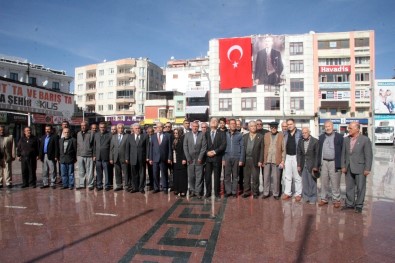 Kilis'te ADD İle CHP'den Alternatif Çelenk Sunma Töreni