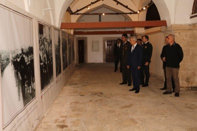Kuşadası Belediyesi'nden Kervansaray'da Atatürk Anması