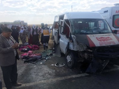 Mardin'de Öğrenci Servisi İle Otomobil Çarpıştı Açıklaması 1'İ Ağır 11 Yaralı