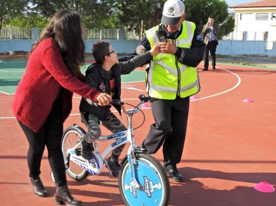 Özel Çocuklar Bisiklet Sevinci Yaşadı