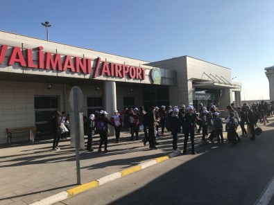 Silopi'de Öğrenciler 'Biz Anadoluyuz' Projesi İle Antalya'ya Uğurlandı