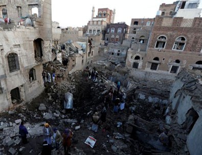 Suudi Arabistan jetleri Yemen'i vurdu