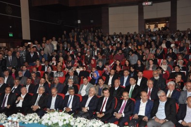 Bakan Ahmet Arslan, Uşak'ta AK Parti Merkez İlçe Kongresine Katıldı