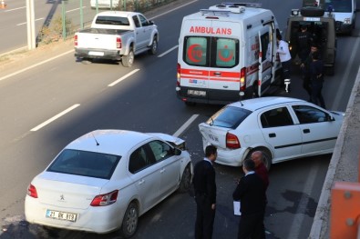 Diyarbakır'da Trafik Kazası Açıklaması 4 Yaralı