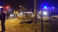 GÜLISTAN CADDESI - (Düzeltme) Denizli'de İki Otomobil Çarpıştı Açıklaması 1 Ölü, 10 Yaralı
