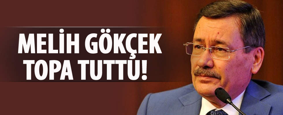 Melih Gökçek topa tuttu