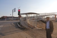 ÜST GEÇİT - Şarkışlalılar 200 Metre Uzunluğundaki Yaya Üst Geçidi Yerine Alt Geçit Yapılmasını İstiyor