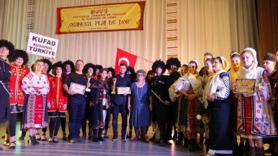 Türkiye'yi Temsil Eden Kuşadası Folklor Araştırma Derneği, Romanya'da Şampiyon Oldu