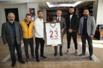 KAYALı - Başkan Yanılmaz'a, Elazığspor Forması