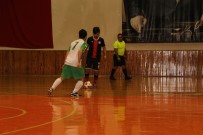 KUPA TÖRENİ - Görme Engelliler 2. Lig Futsal Maçları Kuşadası'nda Yapıldı