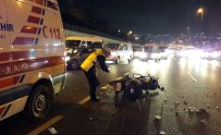 HALIÇ KÖPRÜSÜ - Haliç Köprüsü'nde Motosiklet Otomobile Çarptı Açıklaması 2 Yaralı