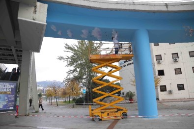 Kocaeli'nin Üst Geçitleri Renkleniyor