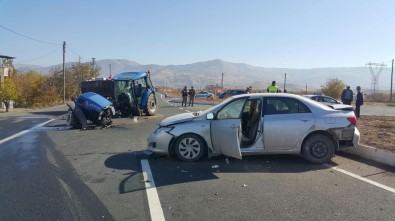 Traktör Kazada İkiye Bölündü Açıklaması 3 Yaralı