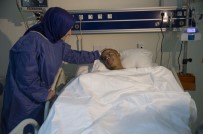 Bakan Kaya, Ellerini Kaybeden Ağrılı Ramazan'ı Ziyaret Etti