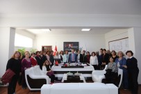 MESUT ÖZAKCAN - CHP Nilüfer Kadın Kollarından Başkan Özakcan'a Ziyaret