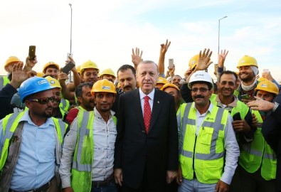 Cumhurbaşkanı Erdoğan, Yapımı Süren Havalimanı Yeni Terminal Binasını Ziyaret Etti