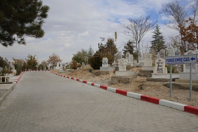 Karaman Belediyesi'nden Mezarlık Düzenlemesi