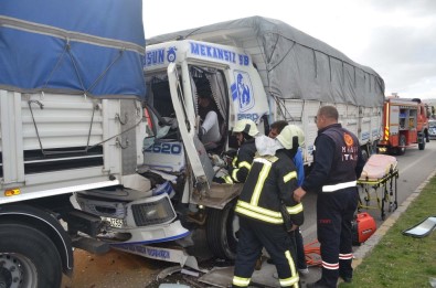 Manisa'da Trafik Kazası Açıklaması 1 Yaralı