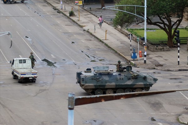 Zimbabve'de askeri müdahale