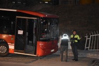İZMIR ADLI TıP KURUMU - İki Otobüs Arasında Kalan Talihsiz Adam Hayatını Kaybetti