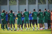 PAUL LE GUEN - Le Guen, Barış Yardımcı'yı Alkışlattı