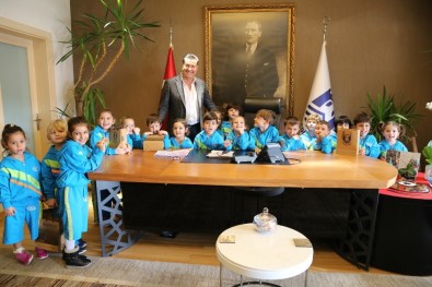 Minik Öğrencilerden Başkan Kocadon'a Ziyaret