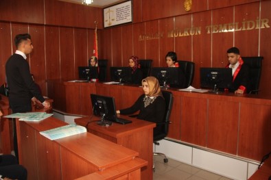 Okulda Mahkeme Salonu Şeklinde Sınıf Açıldı