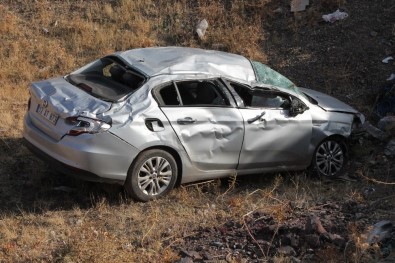 Otomobil Şarampole Yuvarlandı Açıklaması 2 Yaralı