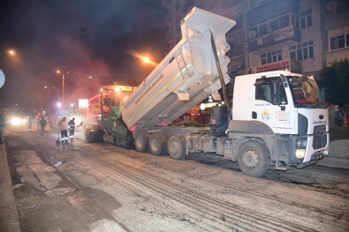 Adana'da Asfaltlama Çalışmaları Aralıksız Sürüyor