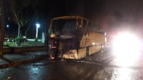 Bayrampaşa'da Park Halindeki Otobüs Alev Alev Yandı