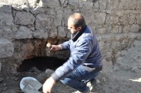 LALA MUSTAFA PAŞA - Beylerbeyi Sarayı Restorasyon Çalışmalarında Yeni Bir Giriş Ve Top Mermisi Bulundu