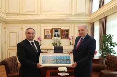 Dursun Ay'dan Mevlüt Uysal'a Hayırlı Olsun Ziyareti