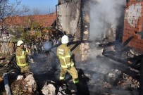 SAMANLıK - Yanan Ev Kullanılamaz Hale Geldi