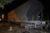 Karaman'da Yük Treninin Vagonu Raydan Çıktı