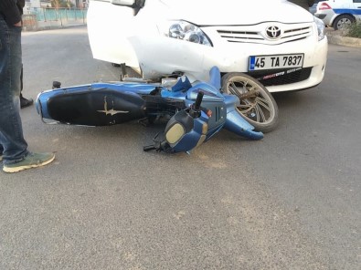 Otomobil Motosiklete Çarptı Açıklaması 1 Yaralı