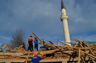 Trabzon'da cami lojmanı inşaatında göçük