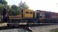 KAKLıK - Yük Treni Bakım Aracıyla Çarpıştı Açıklaması 3 Yaralı