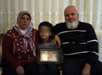 İŞİTME CİHAZI - Koruyucu Aile Tüm Engelleri Tek Tek Aştı, 28 Yıl Sonra 'Anne', 'Baba' Sözüyle Tanıştı