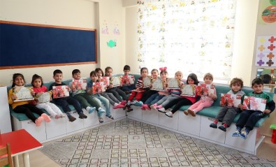 Mersin Büyükşehir'den Çocuklara 20 Bin Boyama Kitabı