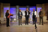 MUTLU GÜNEY - 'Sanat' Tiyatro Oyunu Biga'da Sahnelendi