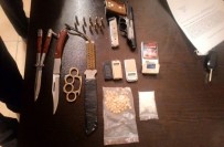 KAPSAM DIŞI - Silah Ve Uyuşturucu Taşıyan 5 Şahıs Yakalandı