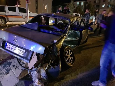Tunceli'de Trafik Kazası Açıklaması 2 Yaralı