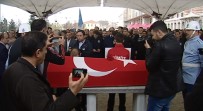 NAİM SÜLEYMANOĞLU - Ezeli rakibi Naim Süleymanoğlu'nun tabutunu öptü