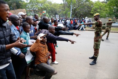 Zimbabve'de Kriz Devam Ediyor