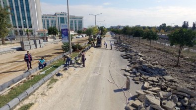 Adana'da Asfalt Çalışmaları Sürüyor