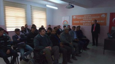 Aslanapa'da Arıcılık Kursu