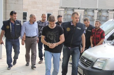 DEAŞ'tan Yargılanan 3 Iraklı Kardeşe 6 Yıl 3'Er Ay Hapis