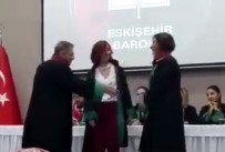 PSİKOLOJİK ŞİDDET - Eskişehir Barosu'nda el sıkma kavgası