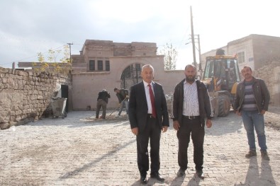 İncesu Belediye Başkanı Zekeriya Karayol Parke Çalışmalarını Yerinde İnceledi